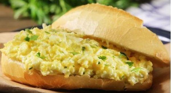 Pão com Ovo